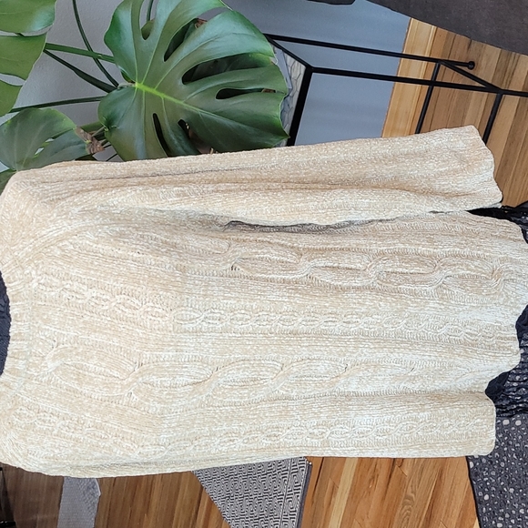 SALE!! Carolyn Taylor Chenille Sweater NWT - Picture 7 of 8